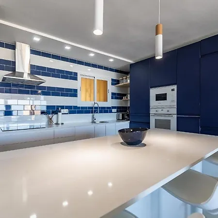 アパート Vistas Azules -- Remodeled, Large Terrace, Spectacular Ocean Views And Level Access トレモリノス